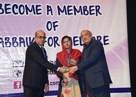 
Amjad Islam Amjad presented  Gold Medal & Award to Shafaq Zahid 1st Overall Lahore (2015)