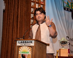 Anchor Yasir Qureshi