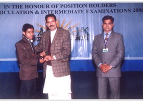 Dr. Ehsan Malik presented Gold Medal & Shield to Ammar Zia Ã¢â‚¬â€œ 1st Overall Intermediate. (2006)