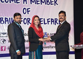 
Nisar Zia presented Shield to Dr. Raza Top Best Donor (Received by Madnia)