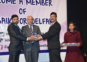 
Nisar Zia presented shield to M. Qasim 2nd best donor