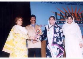 Shaheena Asad MPA presented Gold Medal & Shield to Sania Ashraf Ã¢â‚¬â€œ 1st Overall Intermediate. (2004)