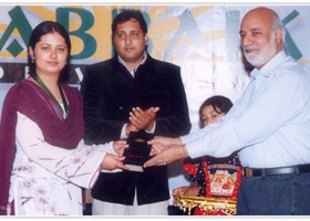 Mian Misbah-ur-Rehman President LCCI presented Gold Medal & Shield to Rabia Saeed. (2005)